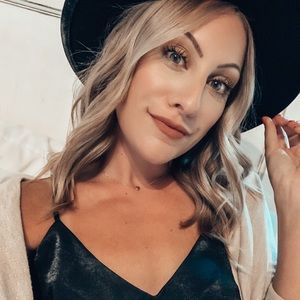 Meet your Posher, Cassie